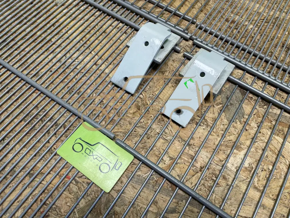 Mercedes-Benz G-Class W463 Bonnet Hinge Set