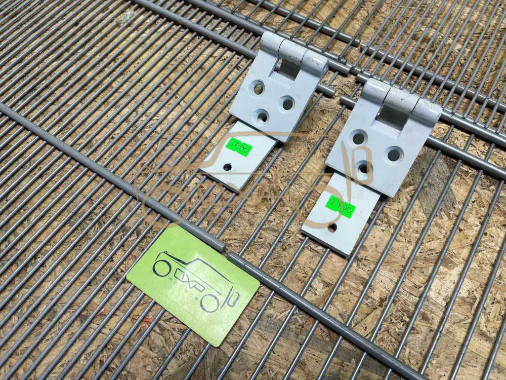 Mercedes-Benz G-Class W463 Bonnet Hinge Set