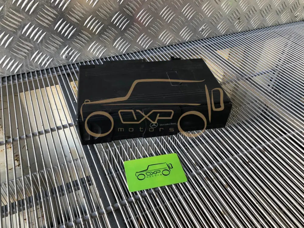 Mercedes-Benz G-Class W463 CD Changer