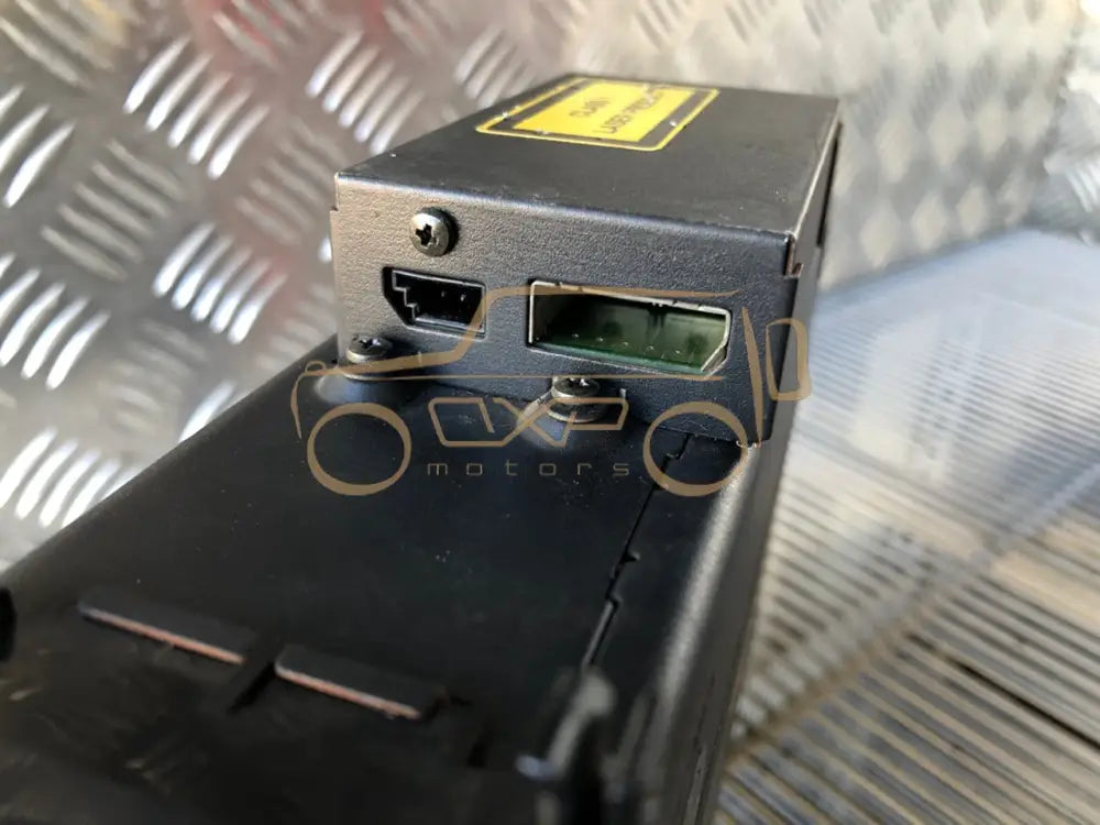 Mercedes-Benz G-Class W463 CD Changer