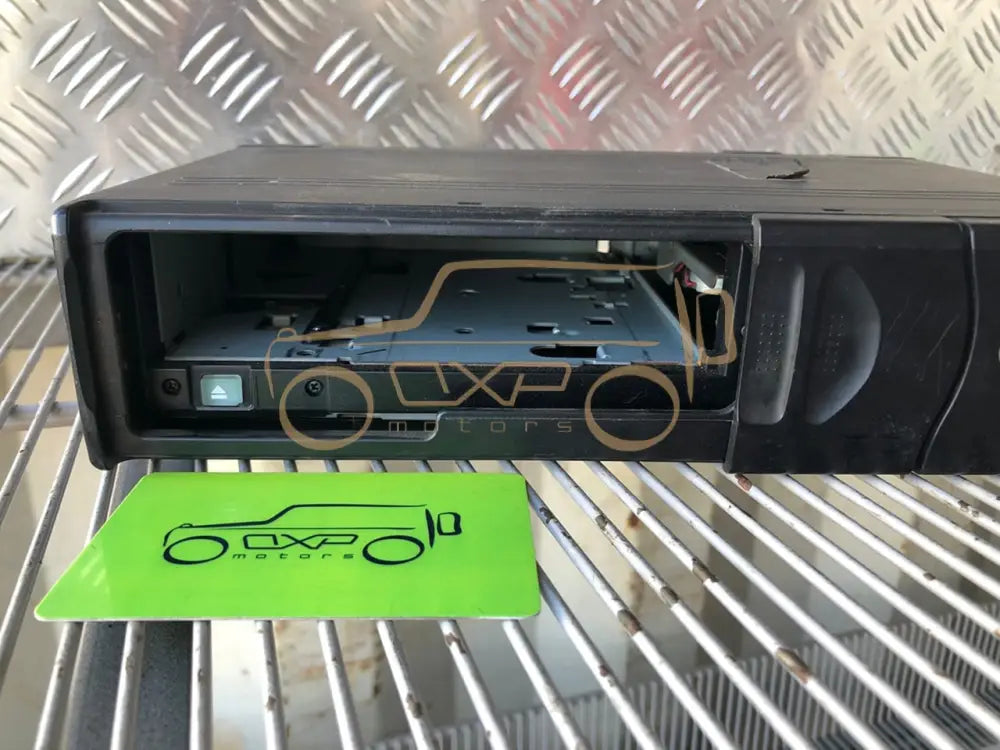 Mercedes-Benz G-Class W463 CD Changer