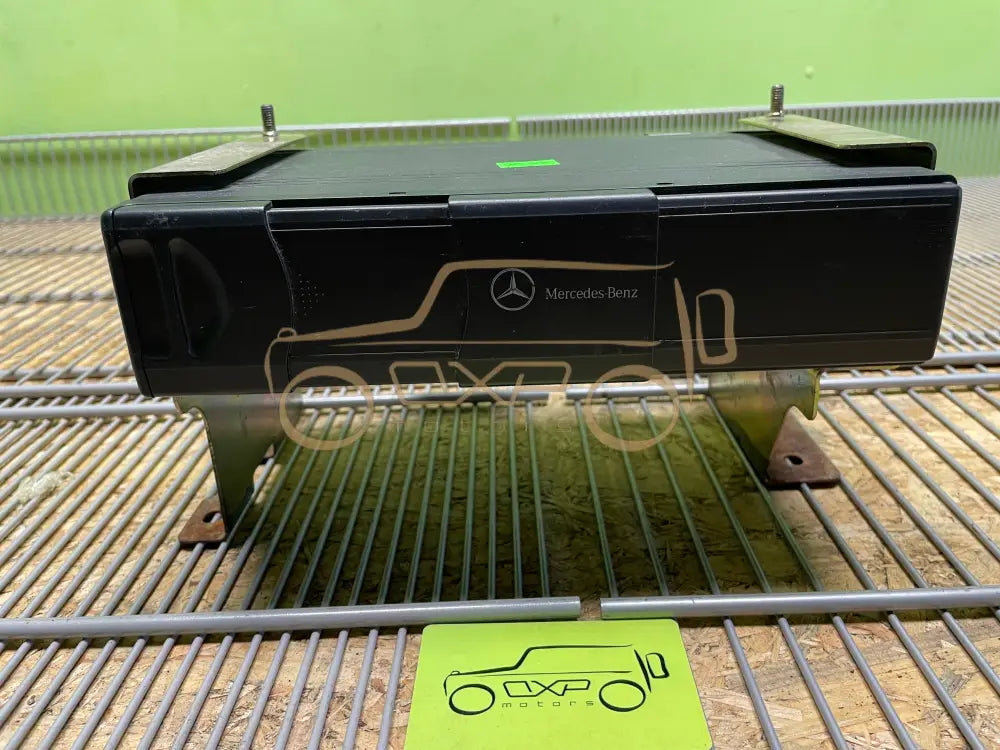 Mercedes-Benz G-Class W463 CD Changer