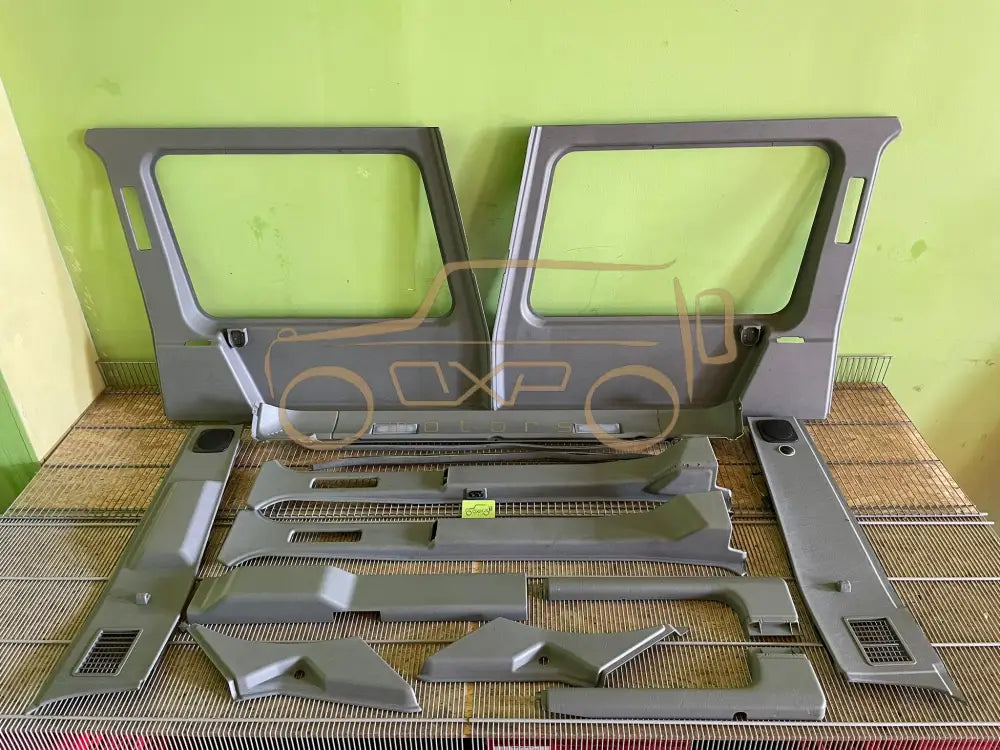 Mercedes-Benz G-Class W463 Complete gray interior