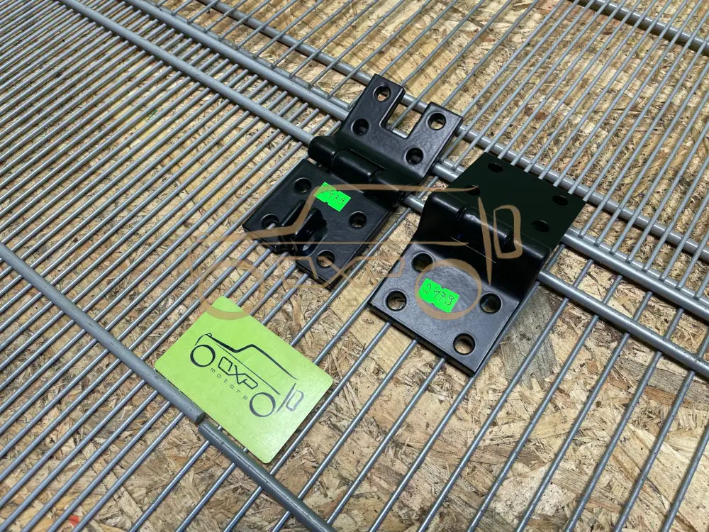 Mercedes-Benz G-Class W463 Door Hinges