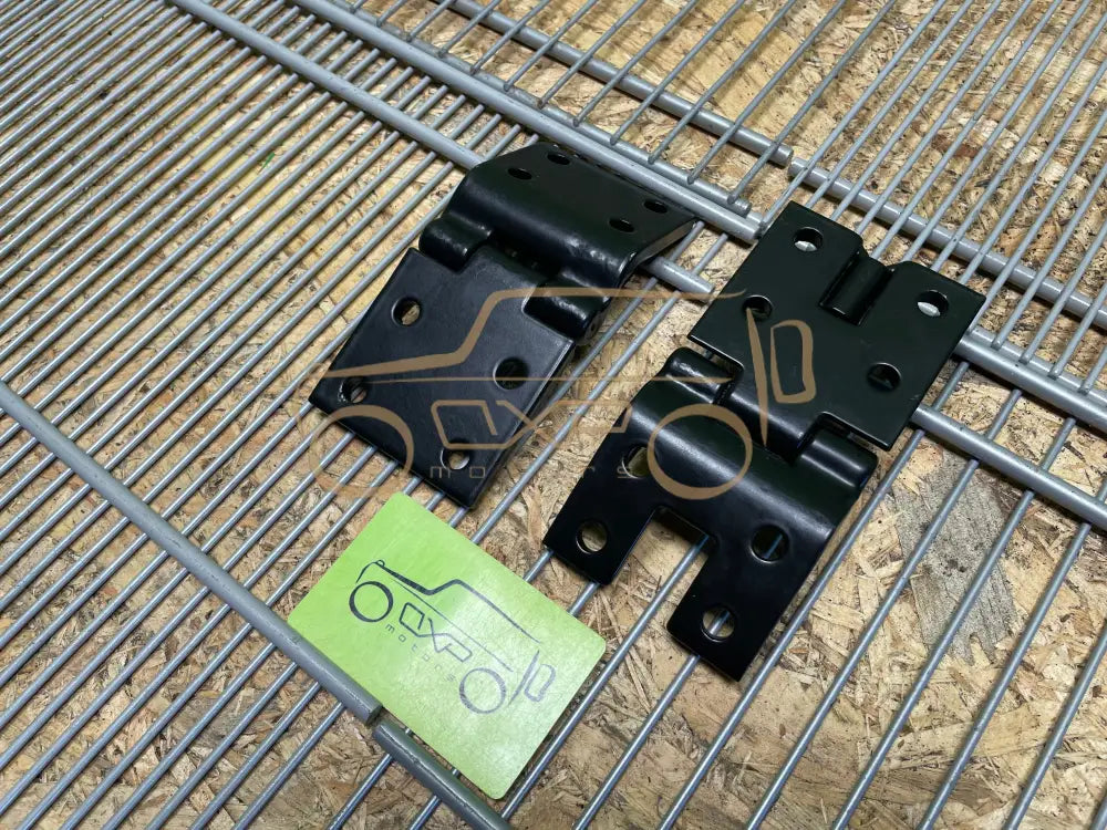 Mercedes-Benz G-Class W463 Door Hinges