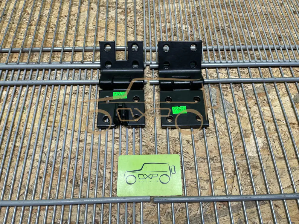 Mercedes-Benz G-Class W463 Door Hinges