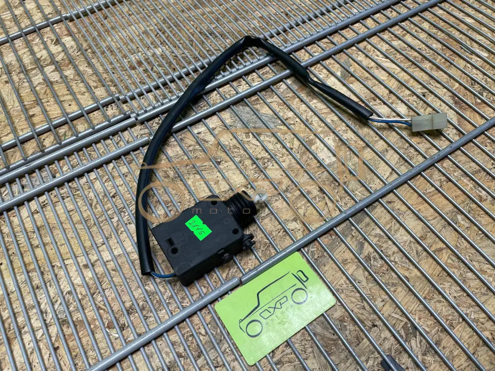 Mercedes-Benz G-Class W463 Door Lock Actuator