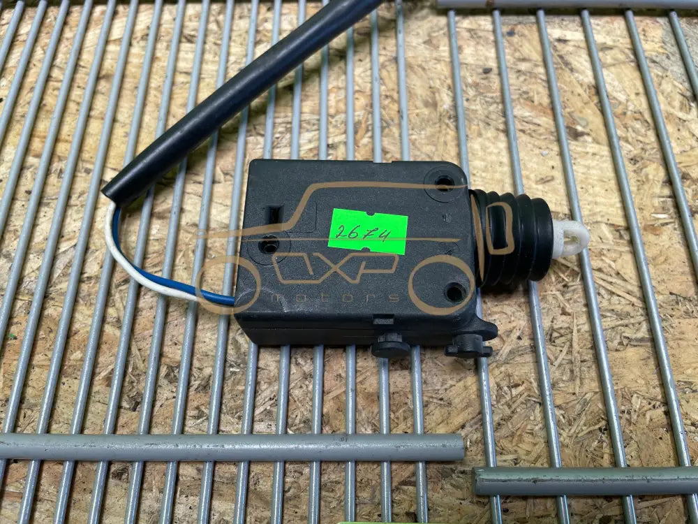 Mercedes-Benz G-Class W463 Door Lock Actuator