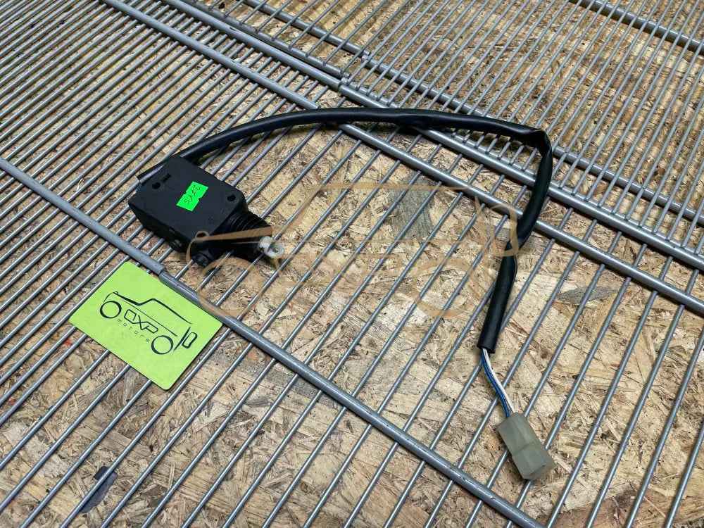 Mercedes-Benz G-Class W463 Door Lock Actuator