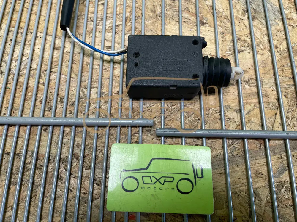 Mercedes-Benz G-Class W463 Door Lock Actuator