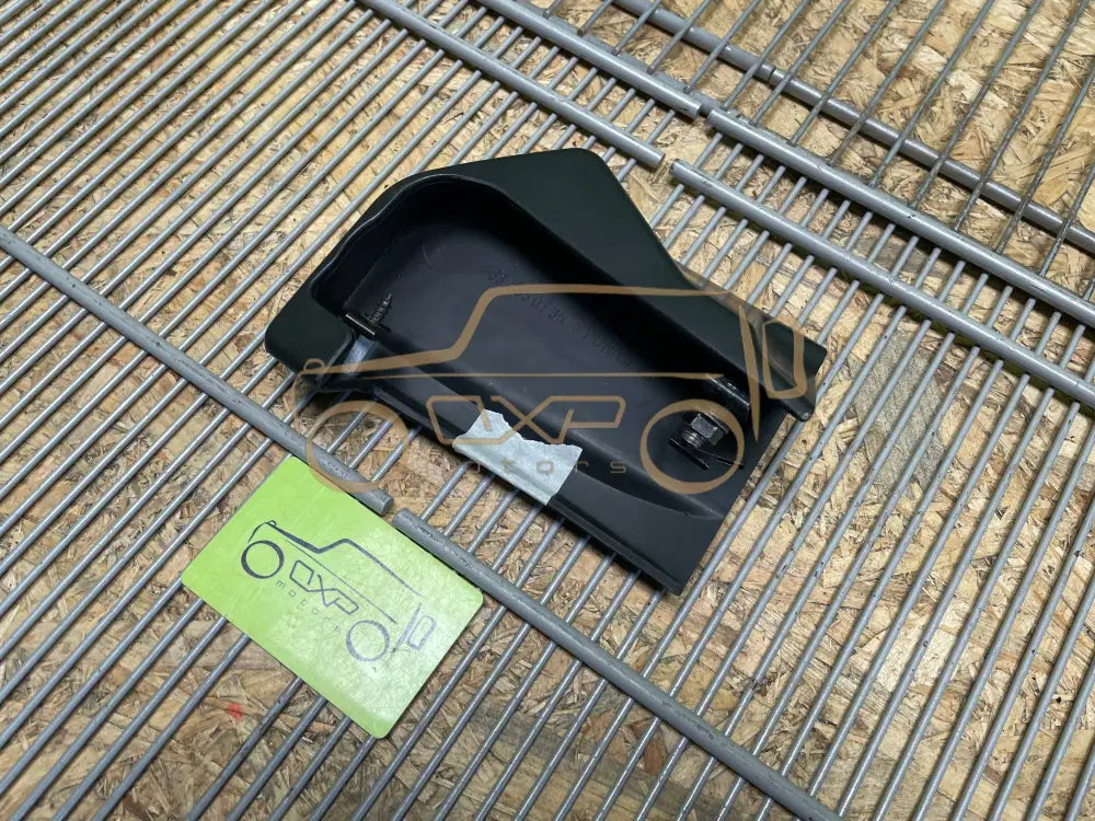 Mercedes-Benz g-Class W463 End cup running board - end cup running board