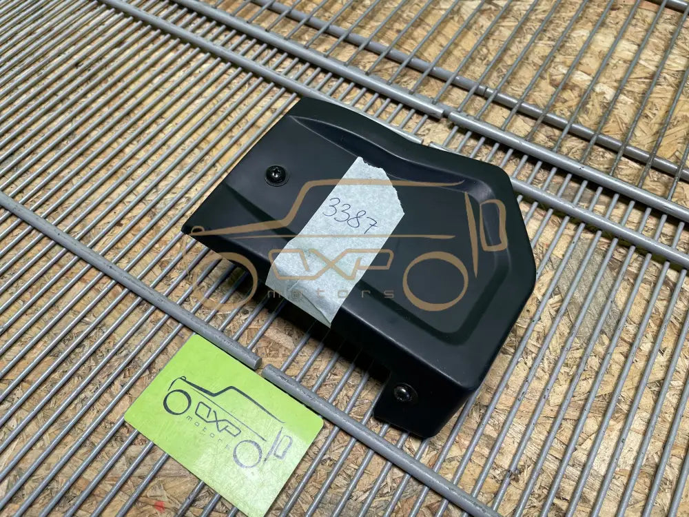 Mercedes-Benz g-Class W463 End cup running board - end cup running board