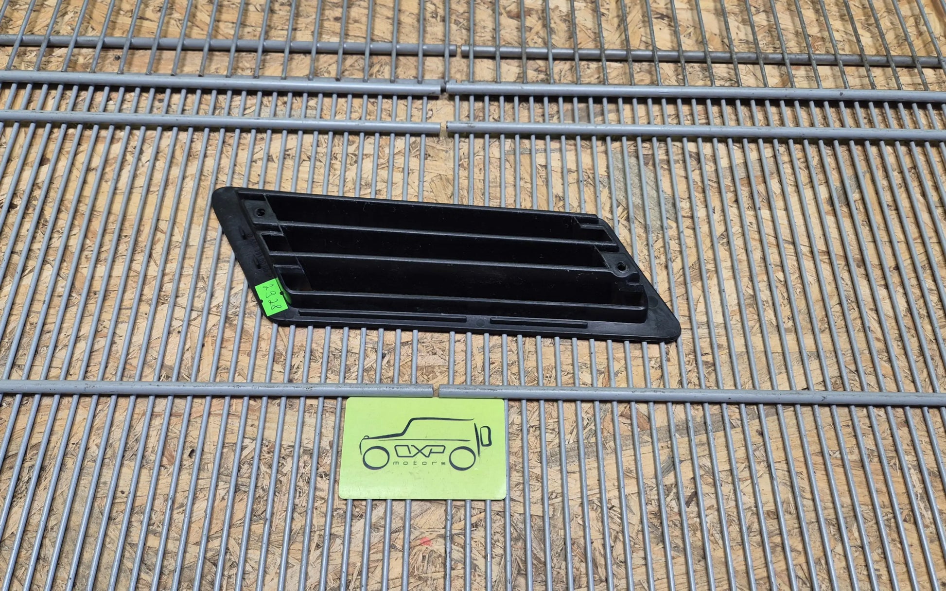 Mercedes-Benz G-Class W463 fender grill left - fender grille