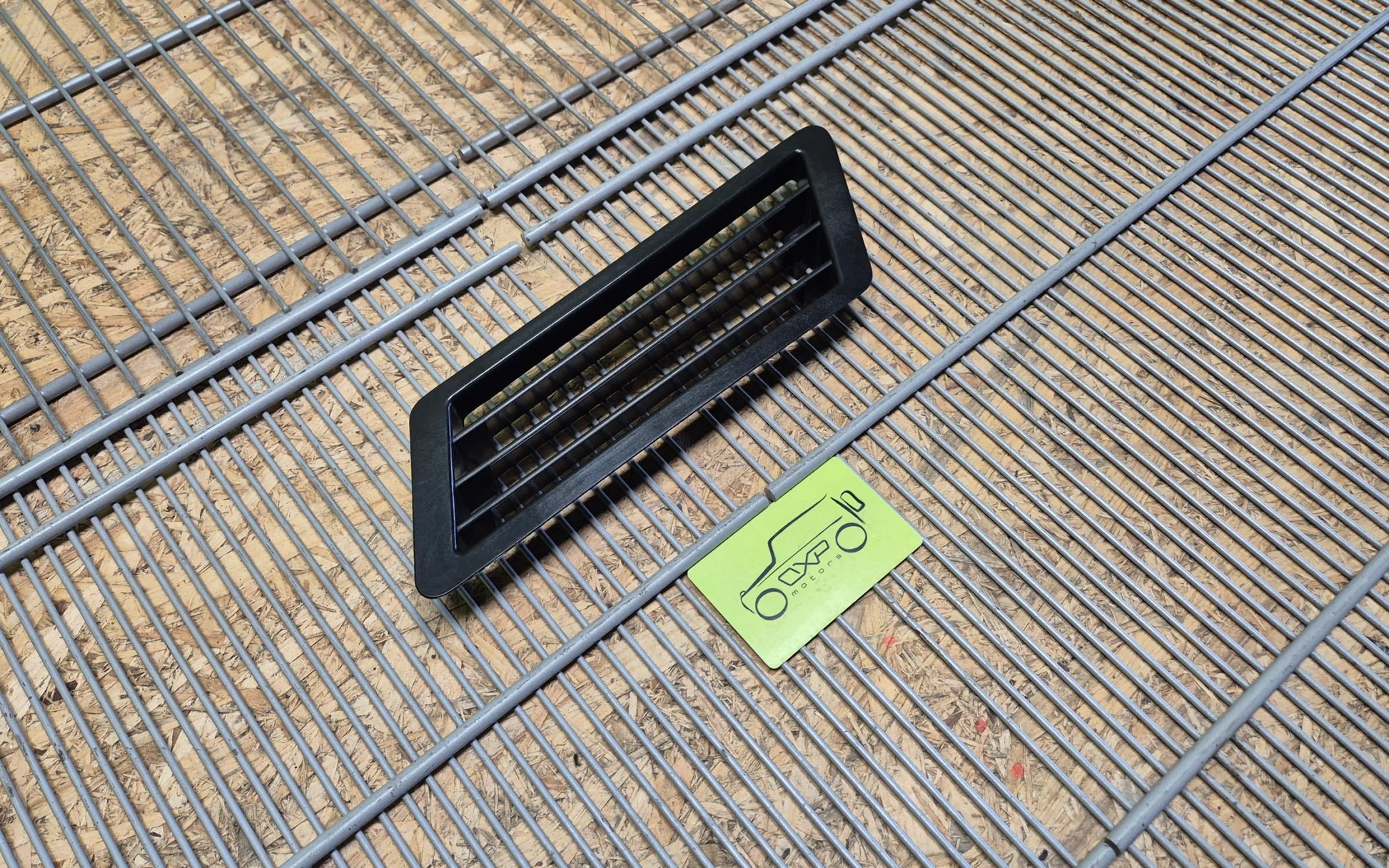 Mercedes-Benz G-Class W463 fender grill left - fender grille