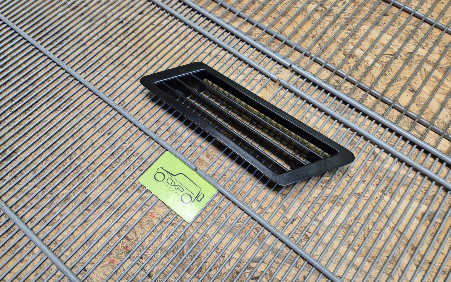 Mercedes-Benz G-Class W463 fender grill left - fender grille