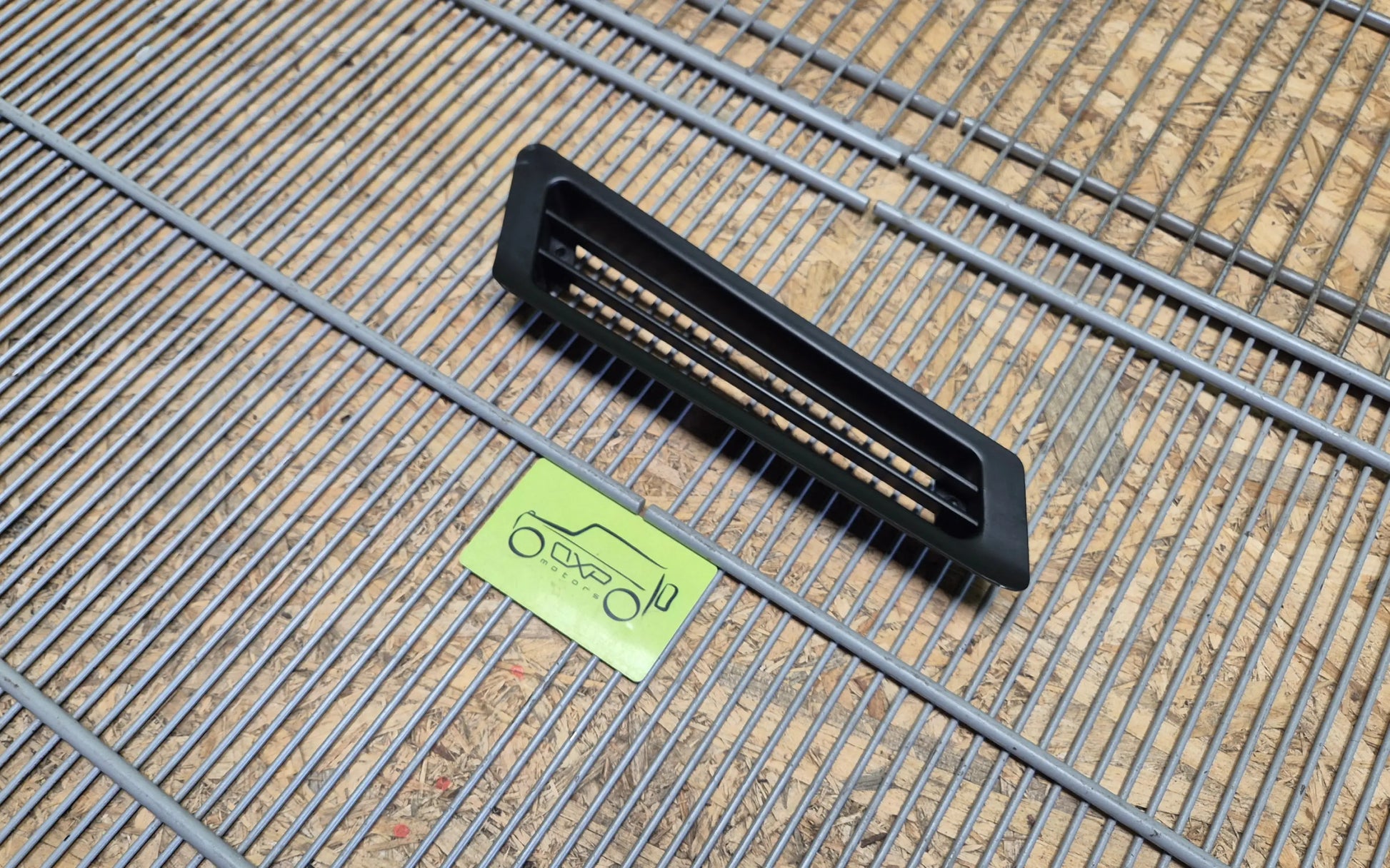 Mercedes-Benz G-Class W463 radiator grill right - radiator grill