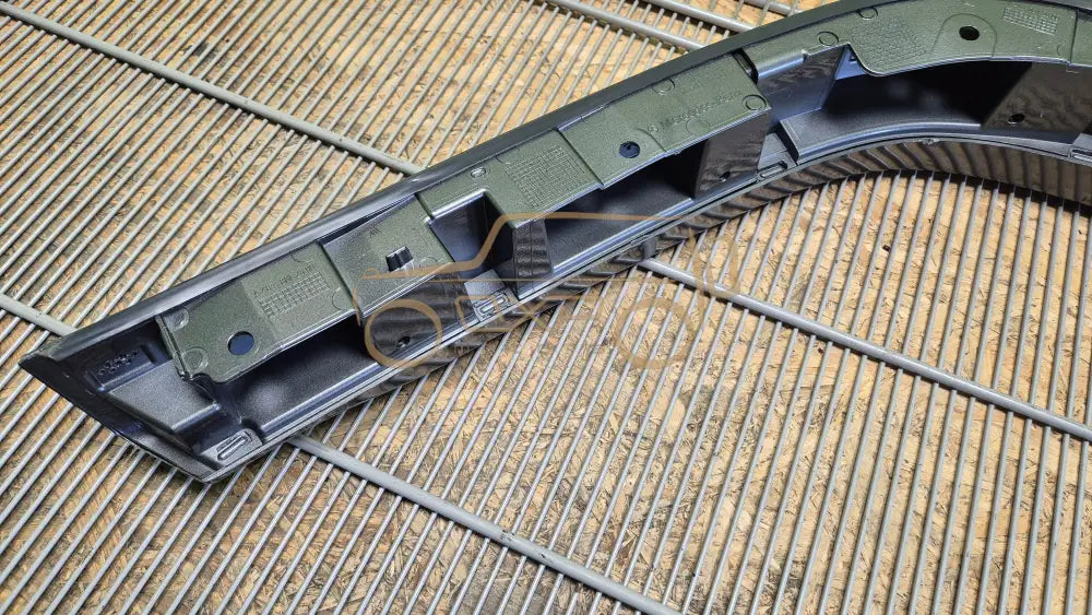 Mercedes-Benz G-Class W463 Fender wheel arch trim cover rear right - fender wheel arch