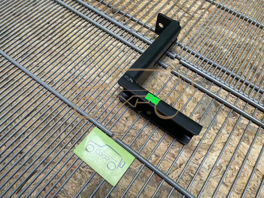 Mercedes-Benz G-Class W463 Footboard Mounting