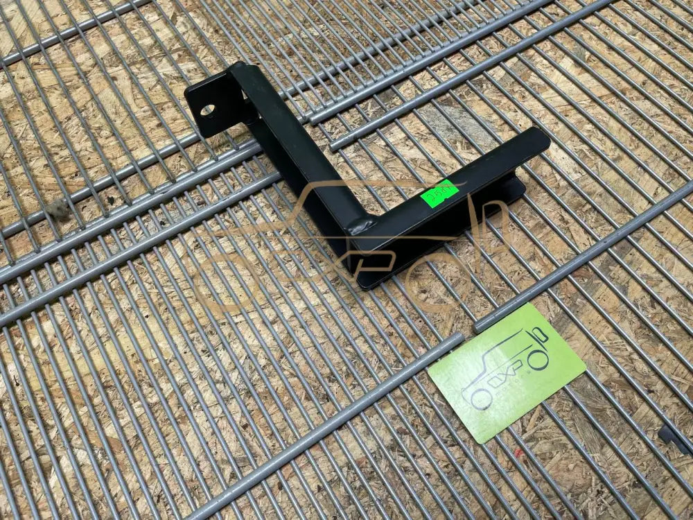 Mercedes-Benz G-Class W463 Footboard Mounting