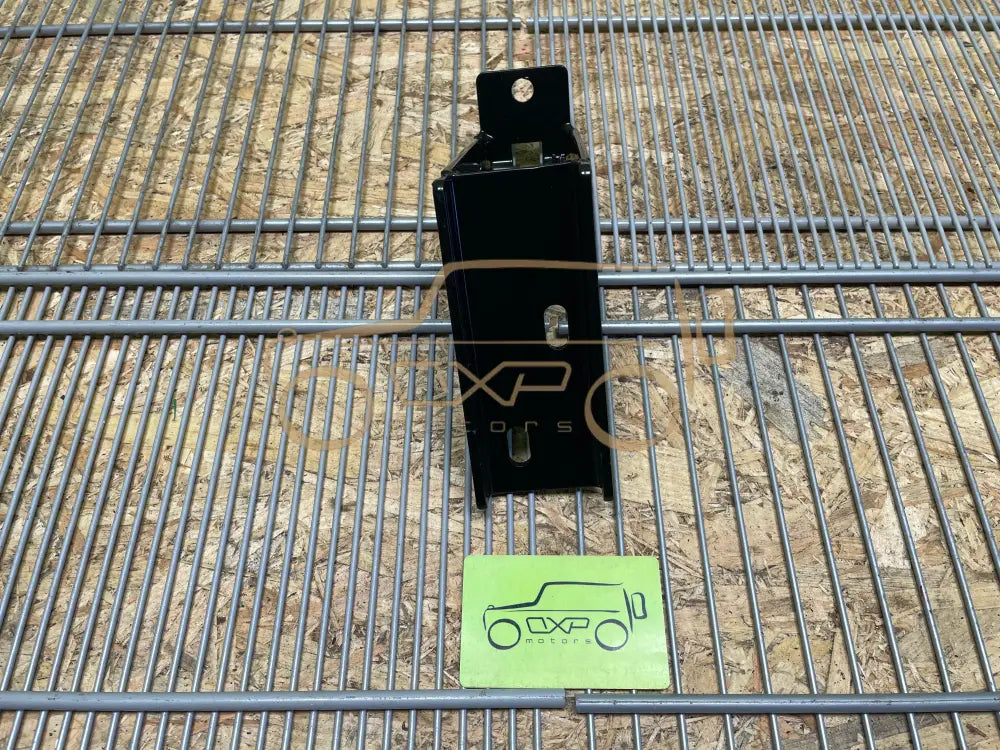 Mercedes-Benz G-Class W463 Footboard Mounting