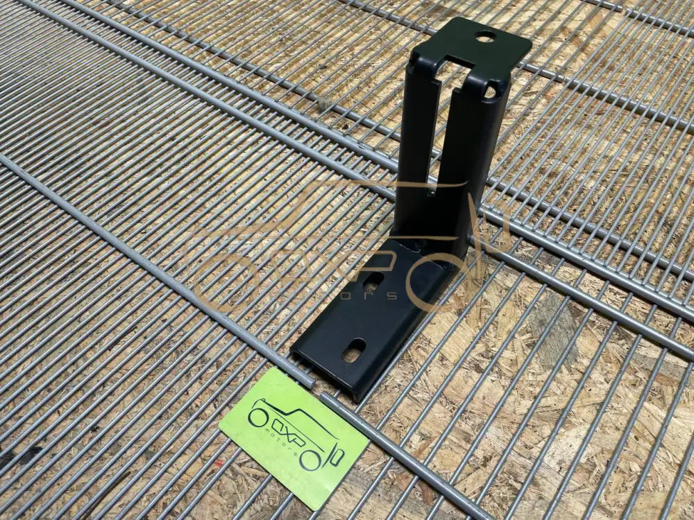 Mercedes-Benz G-Class W463 Footboard Mounting