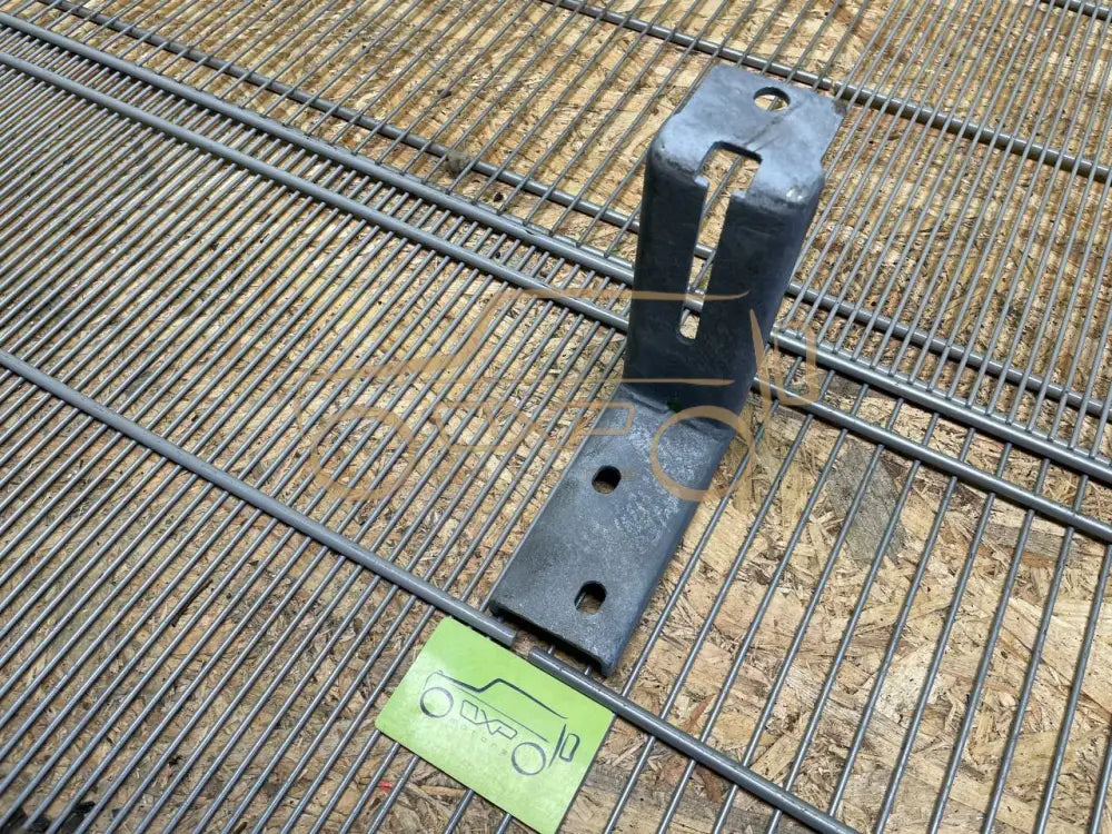 Mercedes-Benz G-Class W463 Footboard Mounting