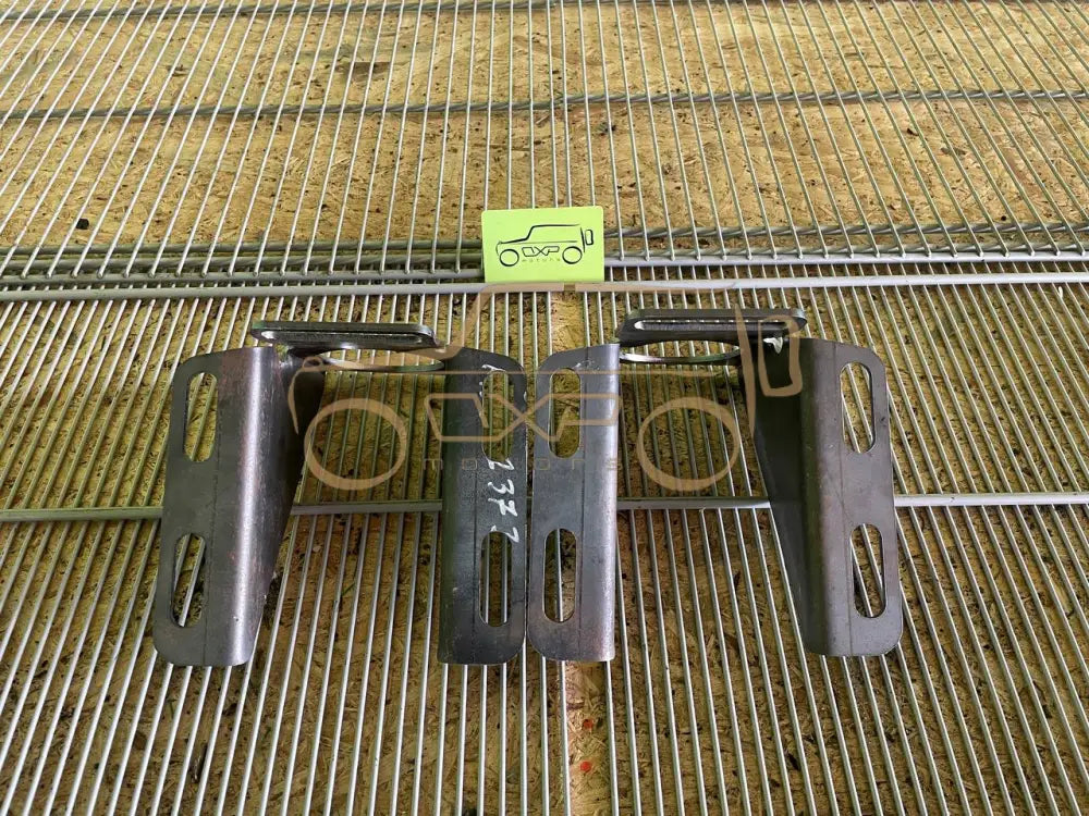 Mercedes-Benz G-Class W463 Frame Bracket Console Set