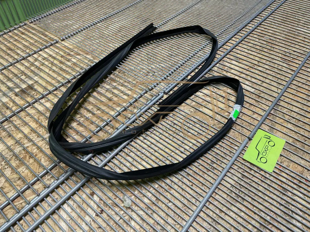 Mercedes-Benz G-Class W463 Front Door Glass Frame Seal
