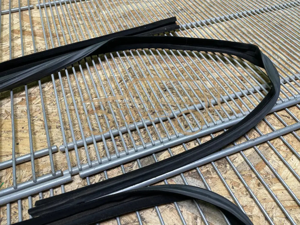 Mercedes-Benz G-Class W463 Front Door Glass Frame Seal