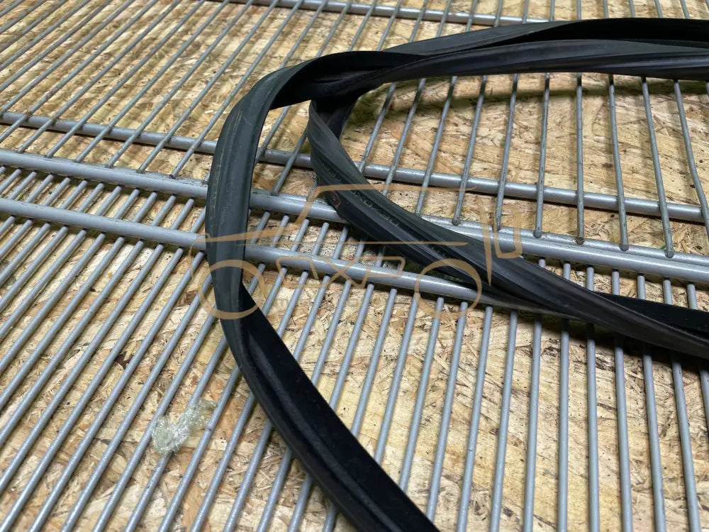 Mercedes-Benz G-Class W463 Front Door Glass Frame Seal