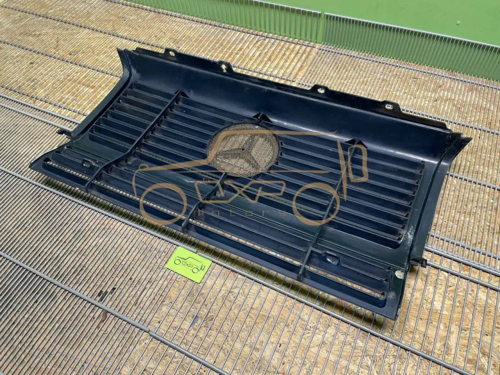 Mercedes-Benz G-Class W463 Front grill