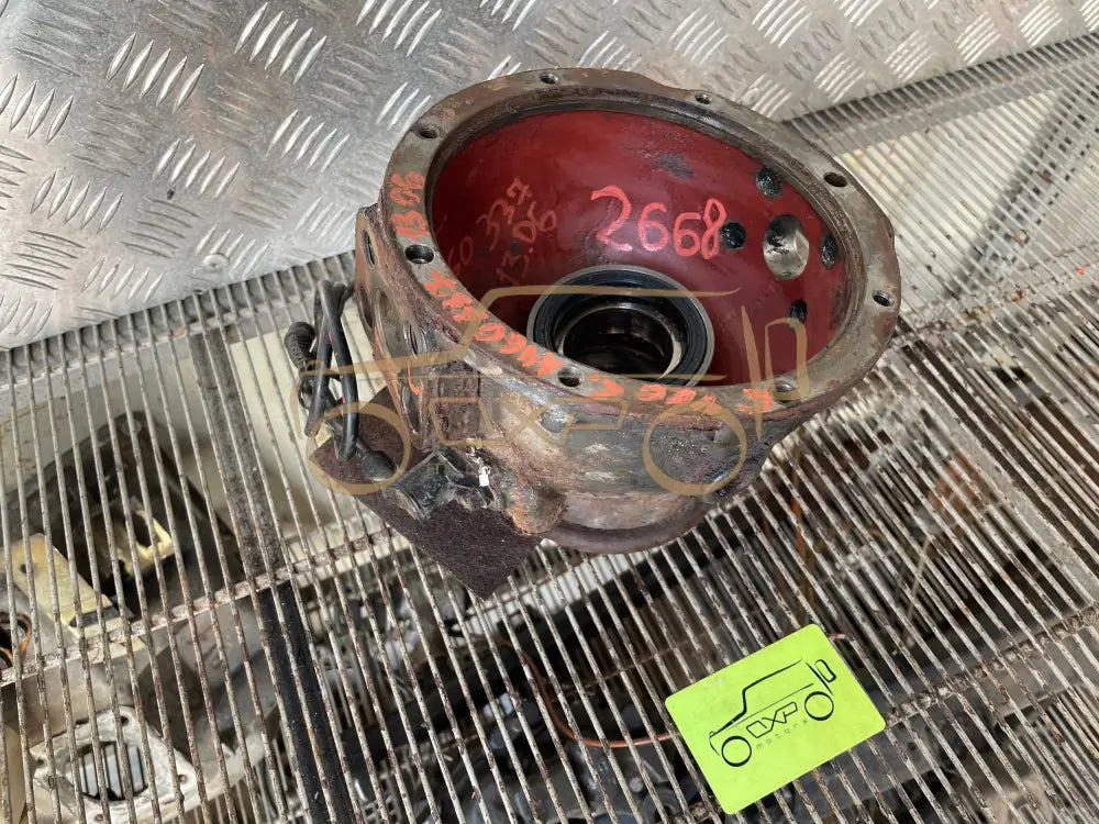 Mercedes-Benz G-Class W463 Front Left Axle Steering Knuckle