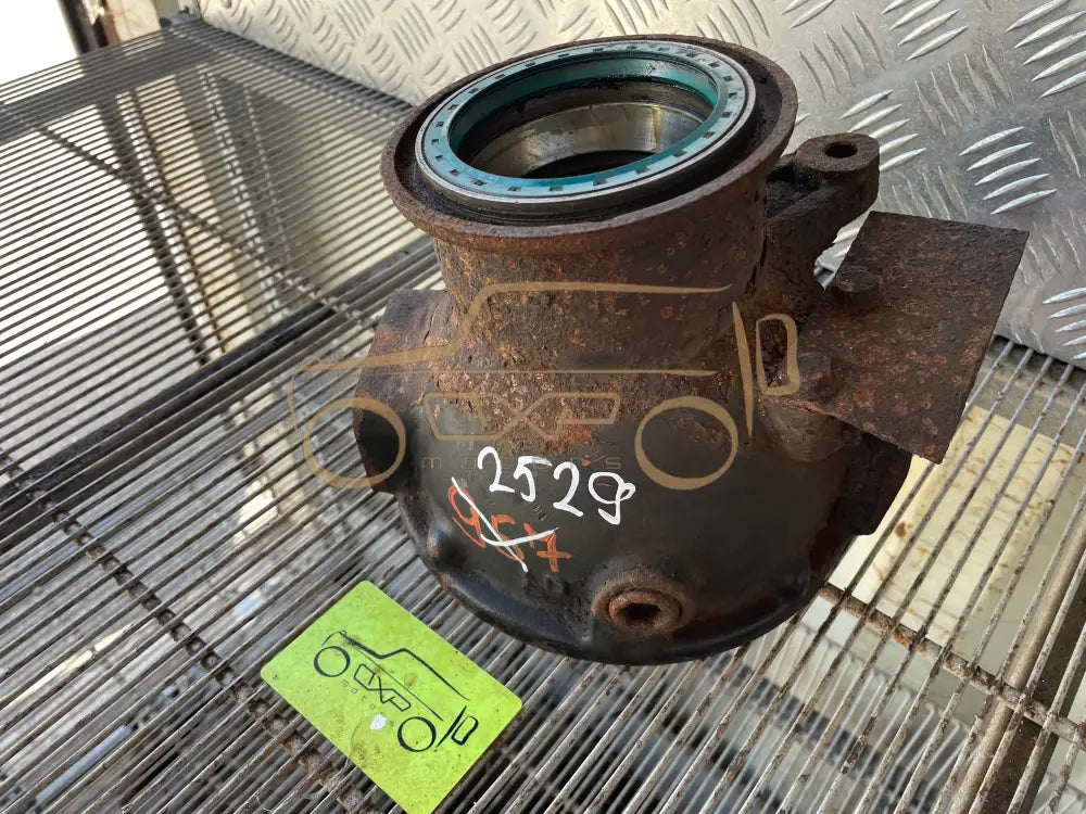 Mercedes-Benz G-Class W463 Front Left Axle Steering Knuckle