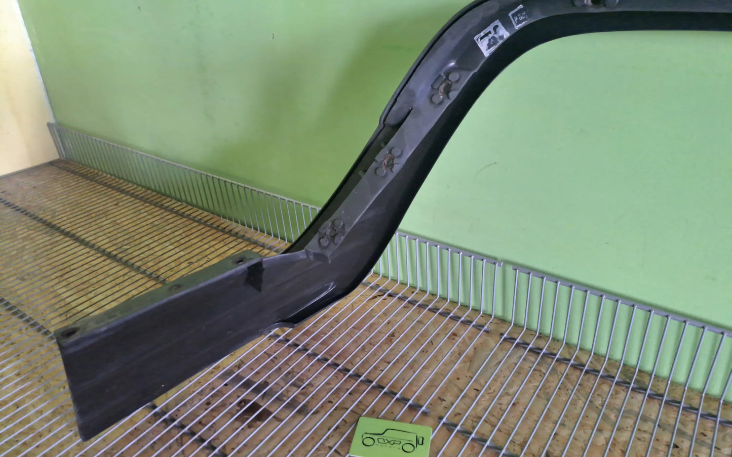 Mercedes-Benz G-Class W463 Front Left Fender flare - fender flare