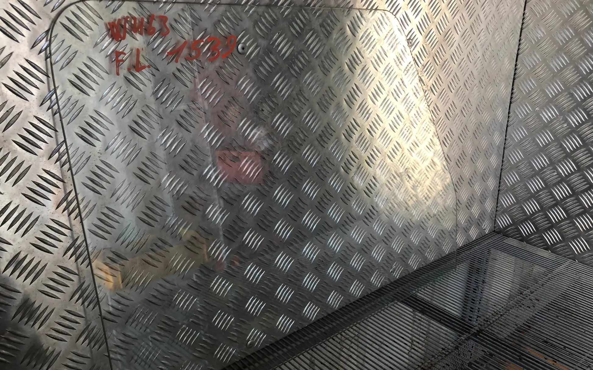 Mercedes-Benz G-Class W463 Front left side door window - door window