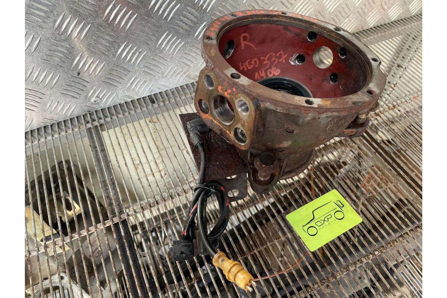 Mercedes-Benz G-Class W463 Front Right Axle Steering Knuckle