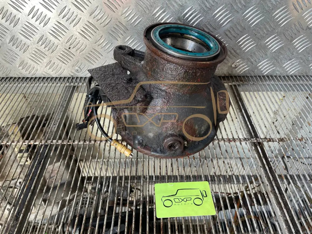 Mercedes-Benz G-Class W463 Front Right Axle Steering Knuckle