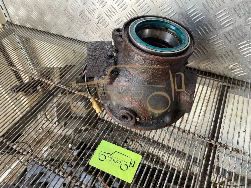 Mercedes-Benz G-Class W463 Front Right Axle Steering Knuckle