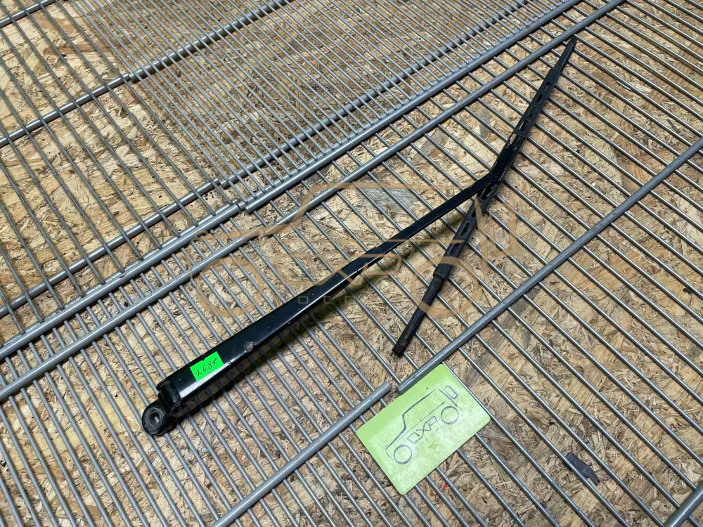 Mercedes-Benz G-Class W463 Front wiper arm