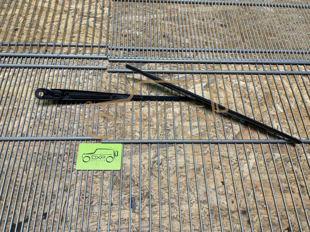 Mercedes-Benz G-Class W463 Front wiper arm