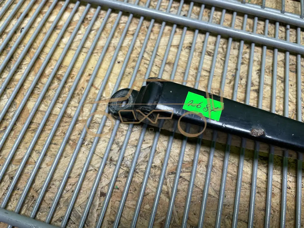 Mercedes-Benz G-Class W463 Front wiper arm