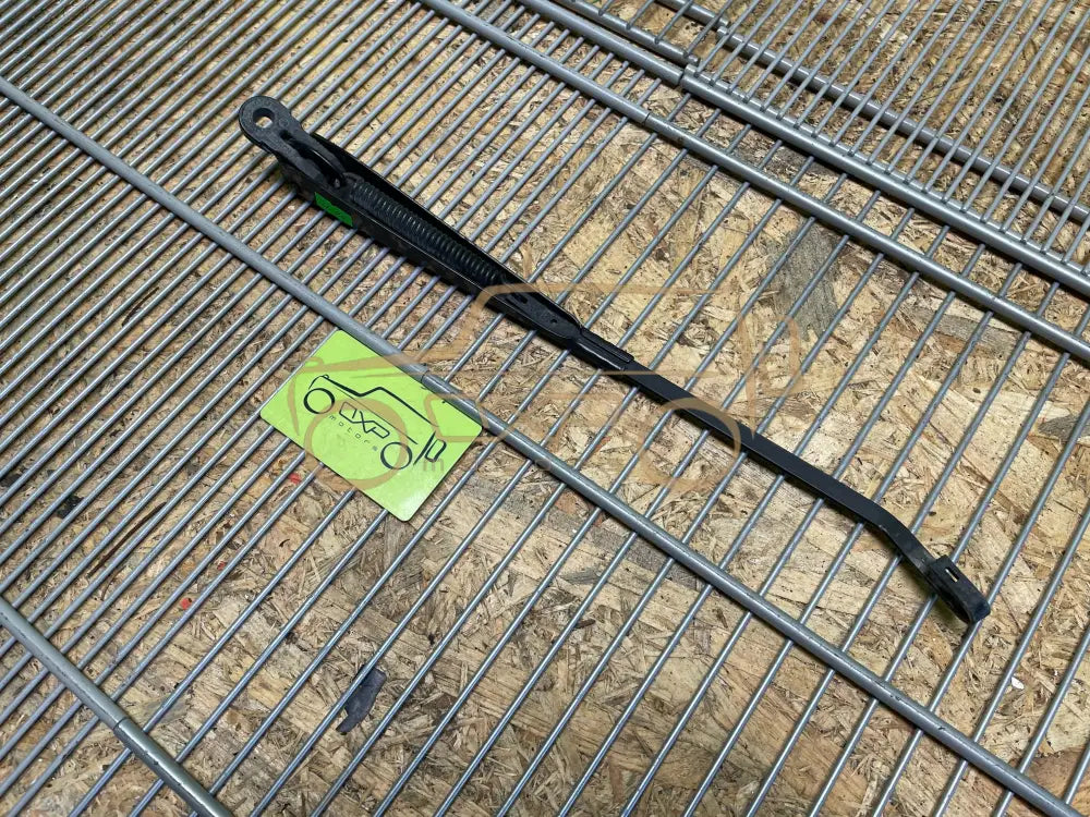 Mercedes-Benz G-Class W463 Front wiper arm