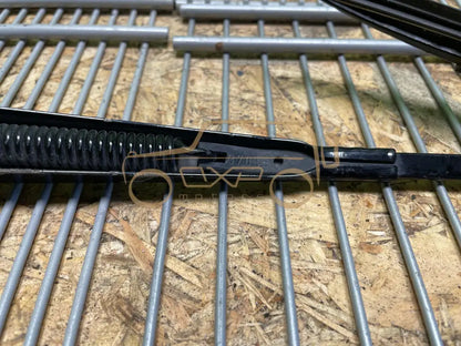 Mercedes-Benz G-Class W463 Front wiper arm