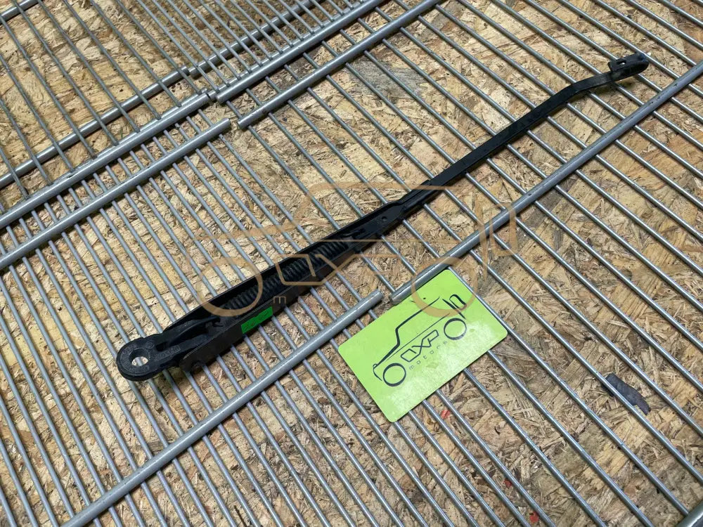 Mercedes-Benz G-Class W463 Front wiper arm
