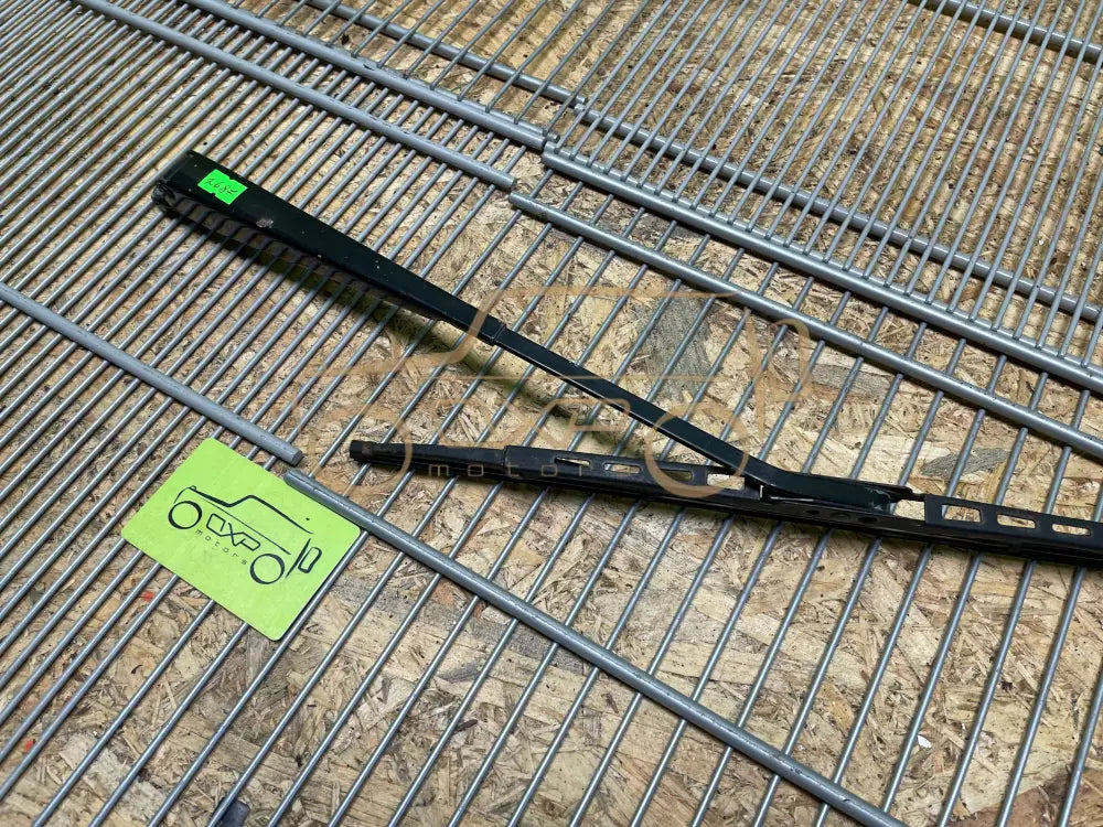 Mercedes-Benz G-Class W463 Front wiper arm
