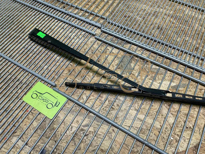 Mercedes-Benz G-Class W463 Front wiper arm
