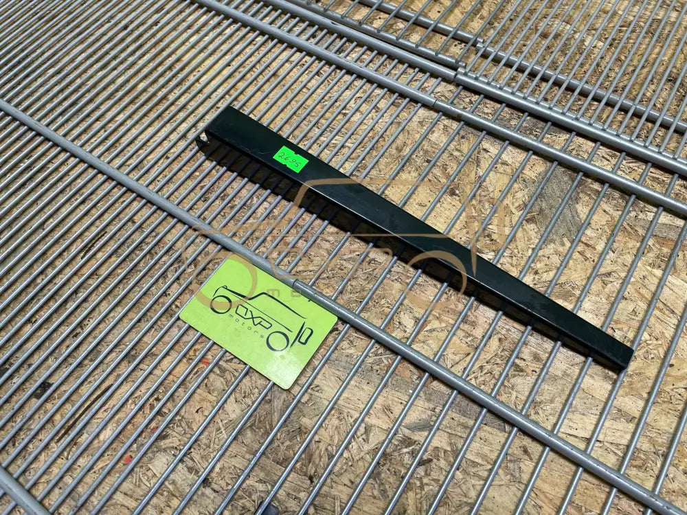 Mercedes-Benz G-Class W463 Front Wiper Arm Cover