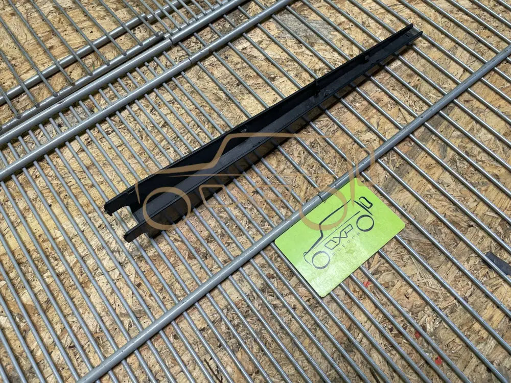 Mercedes-Benz G-Class W463 Front Wiper Arm Cover