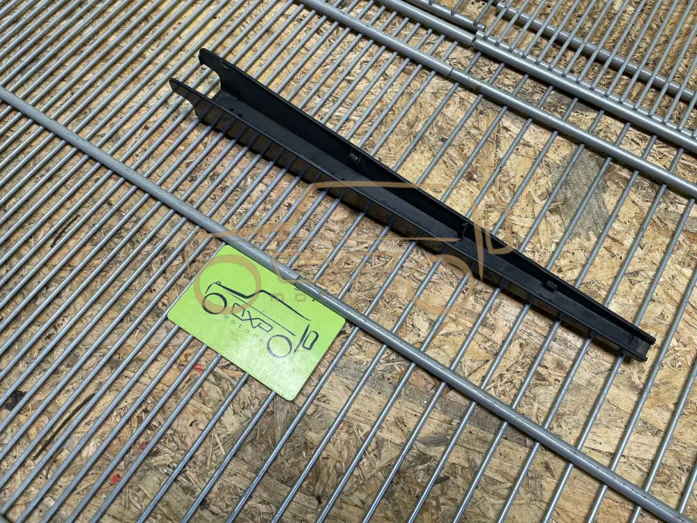Mercedes-Benz G-Class W463 Front Wiper Arm Cover