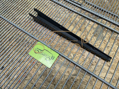 Mercedes-Benz G-Class W463 Front Wiper Arm Cover